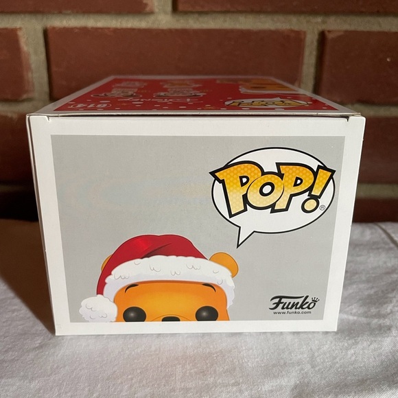 Funko Pop Disney’s Winnie the Pooh Christmas #614 - Picture 6 of 7